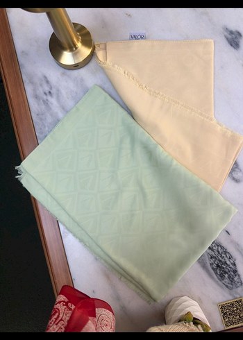 Tereyağ Sarısı Monogram Şal - Görsel 3