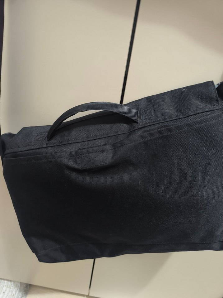 Nike Siyah Minimalist Spor Çantası - Görsel 4