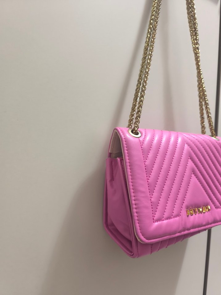 Zincir Detaylı Pembe Kadın Çanta - Görsel 4