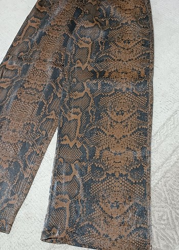 Kahverengi Yılan Desenli Salaş Kadın Pantolon - Görsel 2