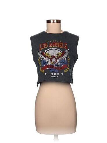 Diğer T-shirt %70 İndirimli.