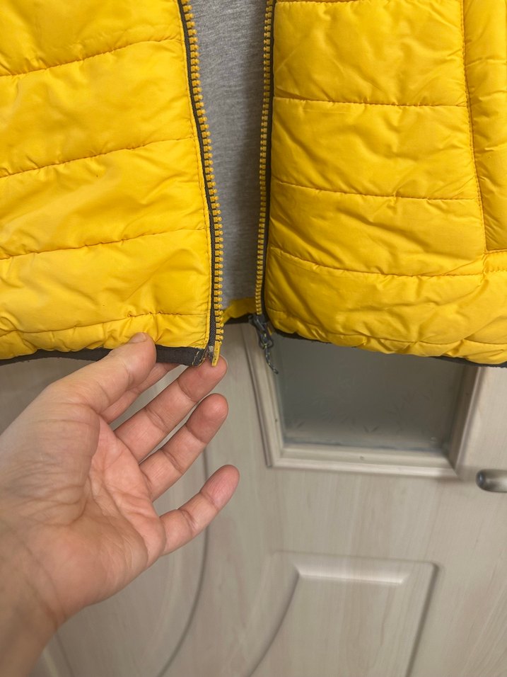 Sarı Kapüşonlu Erkek Çocuk Yelek - Görsel 2