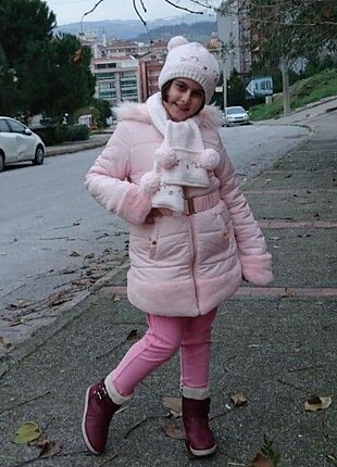 Kaban 12 yaş açık pembe içi kürklü çok güzel