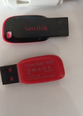 Beyaz ve Siyah USB Flash Bellek Seti - Görsel 4