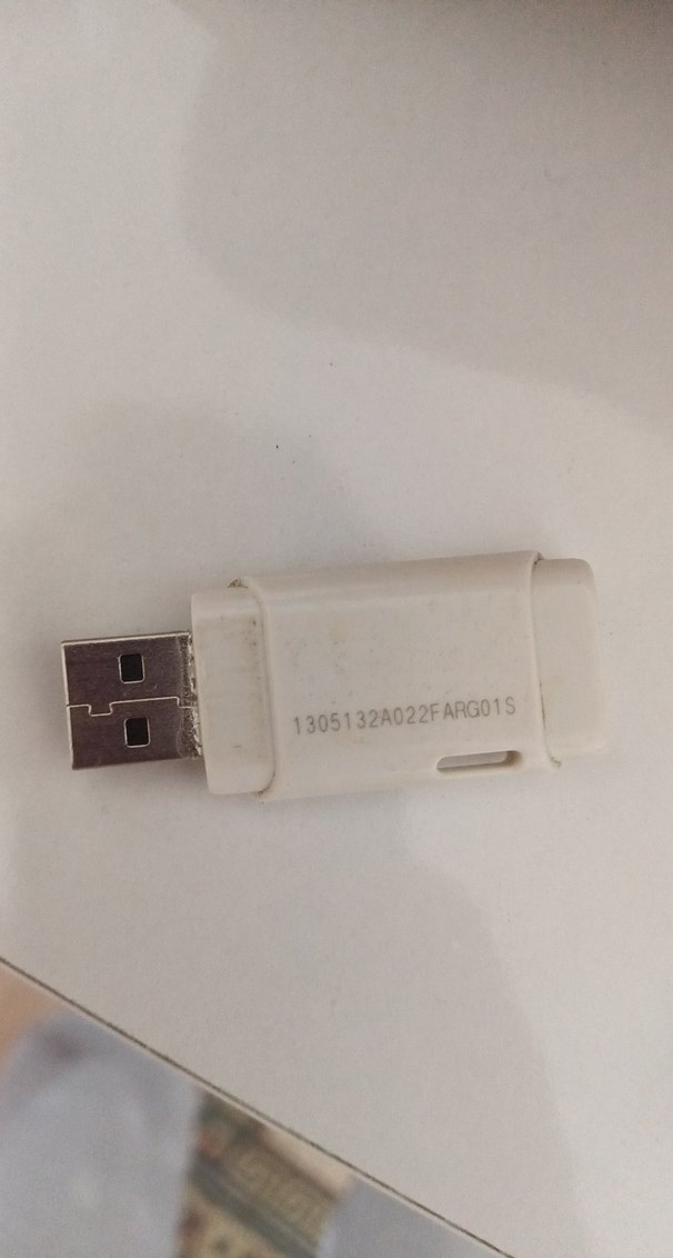 Beyaz ve Siyah USB Flash Bellek Seti - Görsel 2