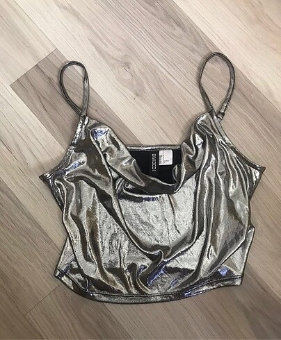 H&M crop top