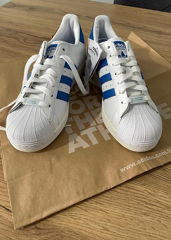 Adidas Beyaz Mavi Adidas Duz Tabanli Spor Ayakkabi