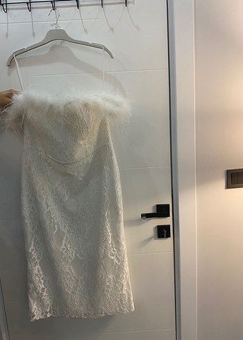 Straplez Beyaz Midi Dantel Elbise - Görsel 2