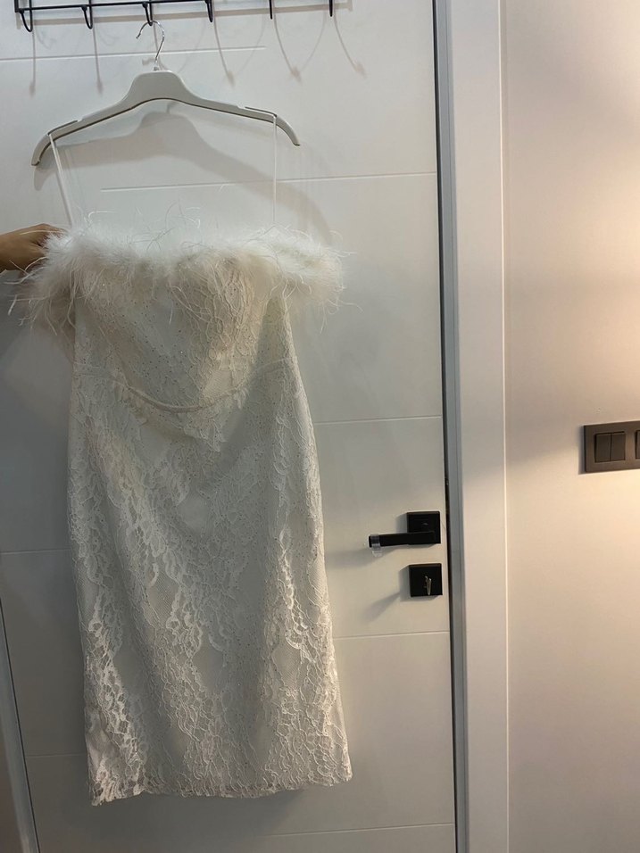 Straplez Beyaz Midi Dantel Elbise - Görsel 2