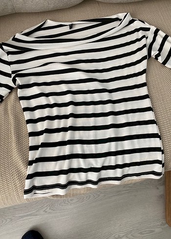 Beyaz Siyah Çizgili tek omuz Bluz - Görsel 4