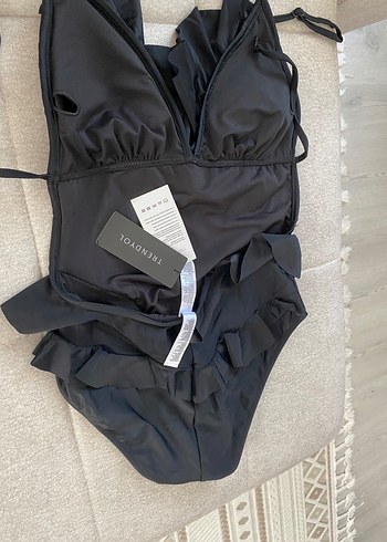 Fırfırlı Siyah Kadın Mayo - Görsel 3