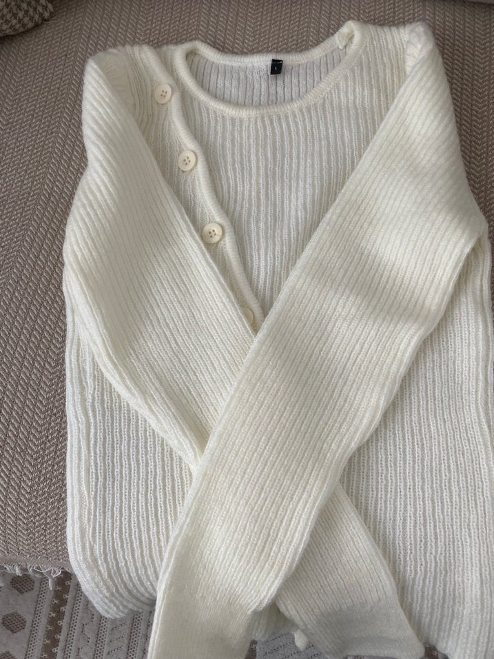 Düğmeli Beyaz Kadın Triko Kazak - Görsel 5