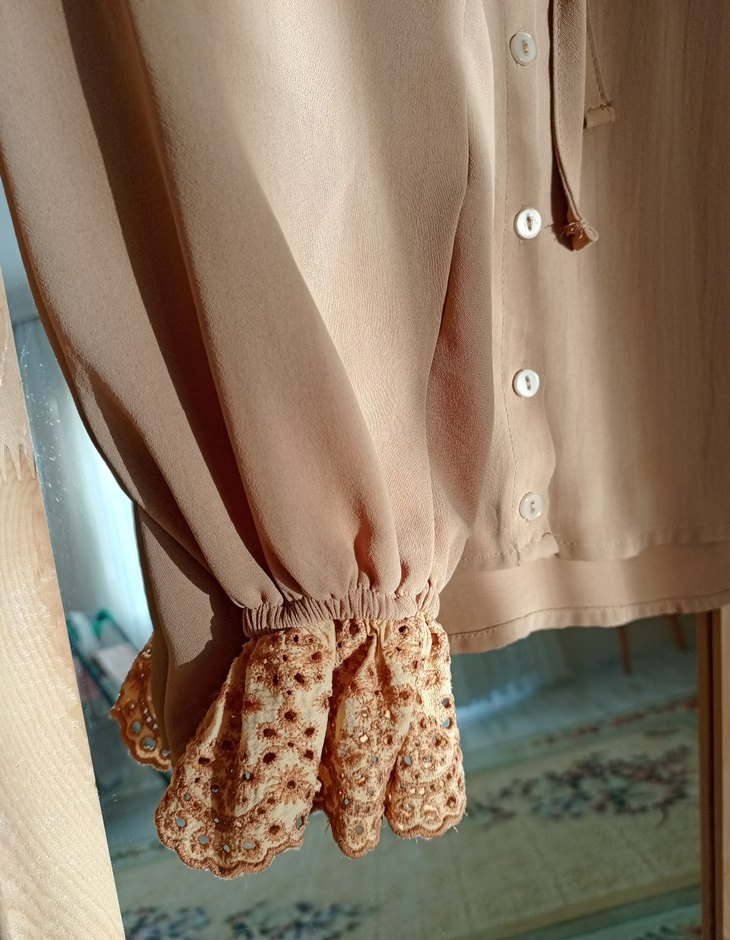 Bej Düğmeli Vintage Kadın Gömlek - Görsel 3