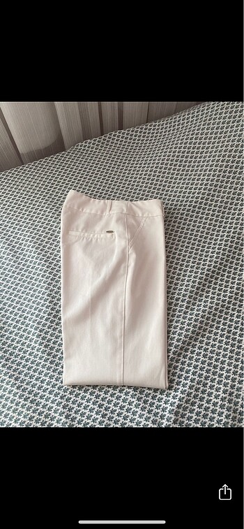 Beyaz kumaş havuç pantolon