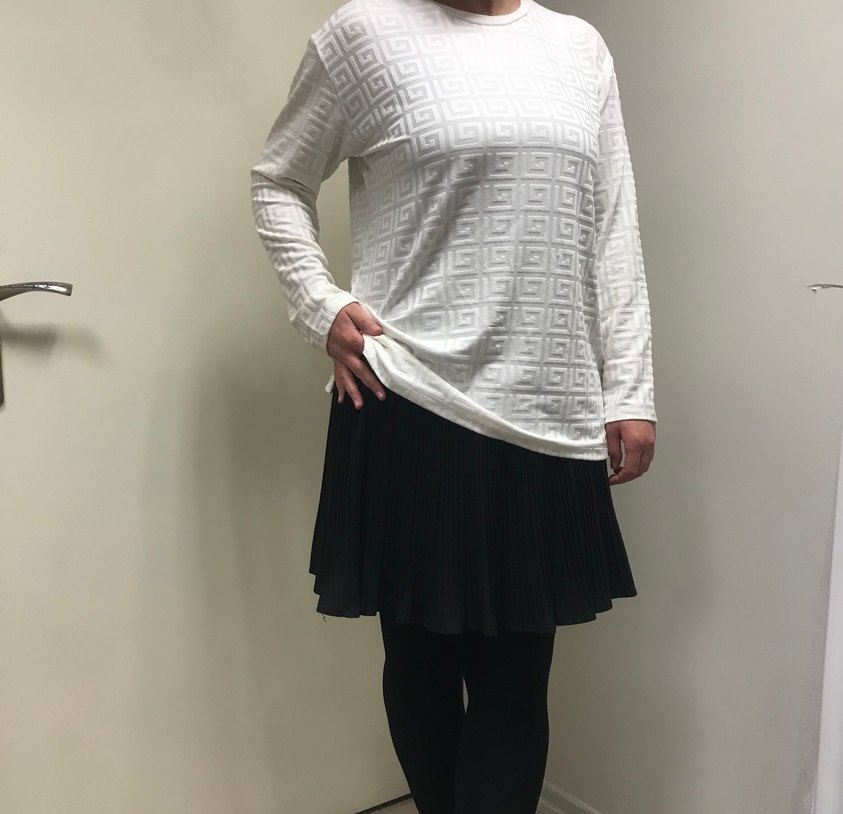 Beyaz kendinden desenli etek üstü yumuşak kumaş penye - Görsel 2