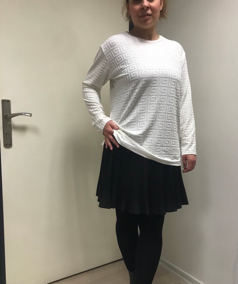 Beyaz kendinden desenli etek üstü yumuşak kumaş penye - Görsel 3