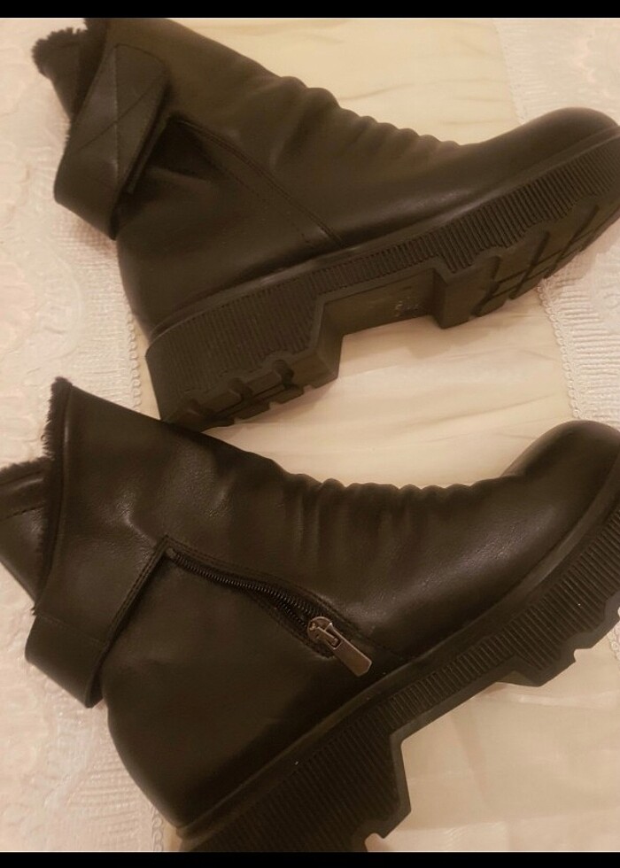 Deri içi tüylü Kadın bot - Görsel 2