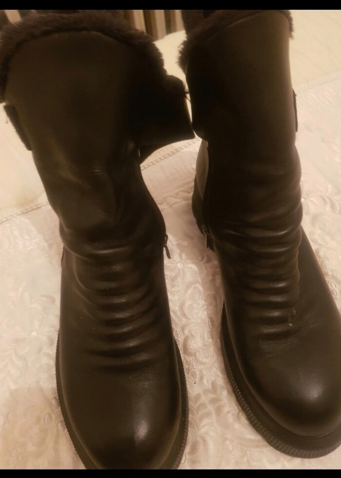 Deri içi tüylü Kadın bot - Görsel 3