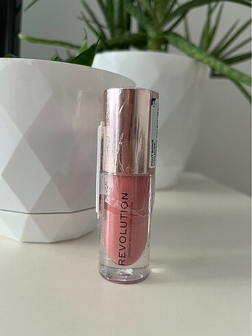 Revolution pout bomb kıss nude lipgloss