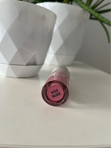 Beden Renk Revolution pout bomb kıss nude lipgloss