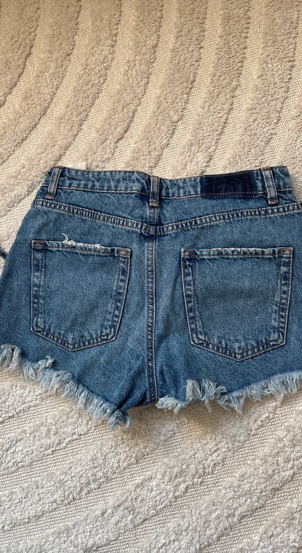 Kadın Gri Mavi Kuşaklı Yırtık Mini Kot Şort - Görsel 3