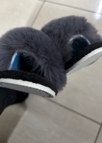 Gri Tüylü Kadın Terlik - Görsel 2