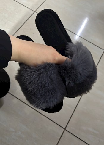 Gri Tüylü Kadın Terlik - Görsel 4