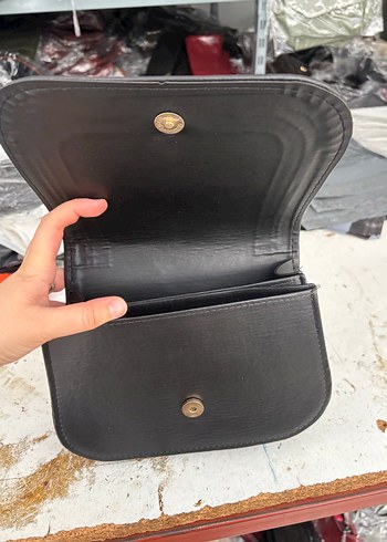 Siyah Klasik Stil Çanta - Görsel 5
