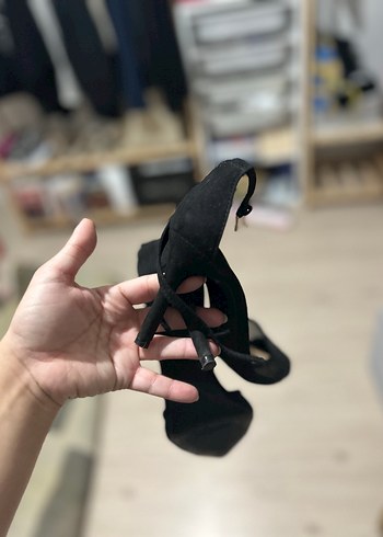 35 Beden Kadın Siyah Tokalı Stiletto Topuklu Ayakkabı