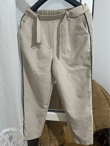Bej rengi kumaş pantolon