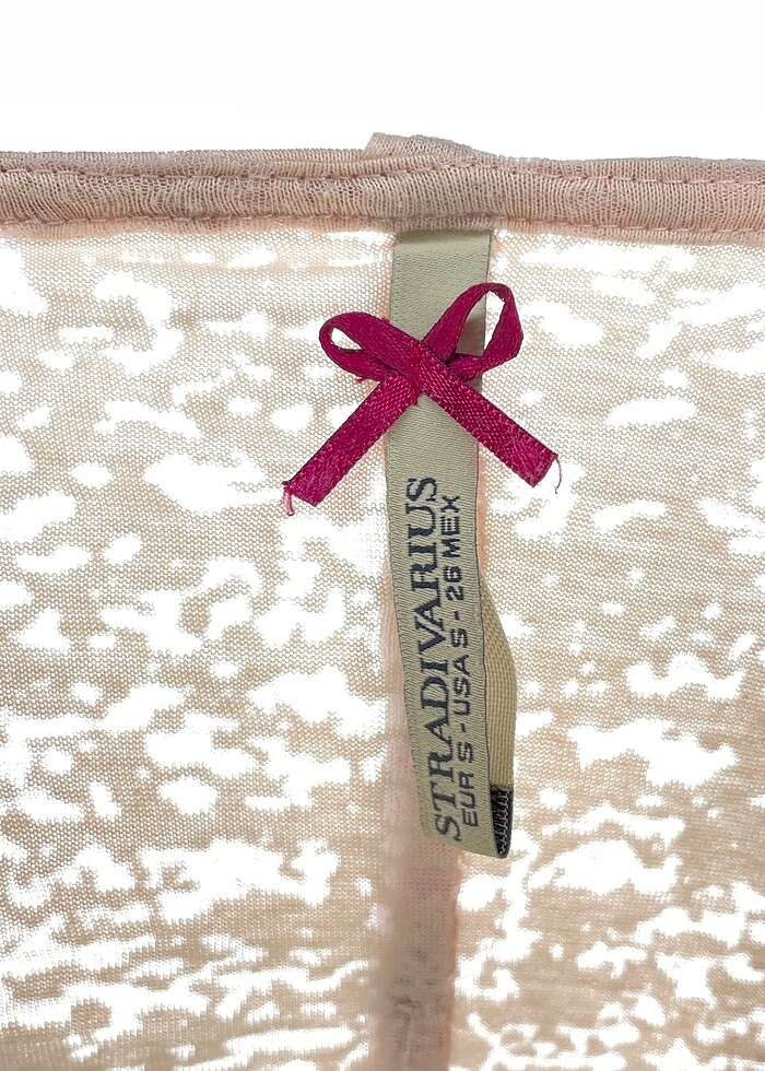 Stradivarius T-shirt %70 İndirimli. - Görsel 4