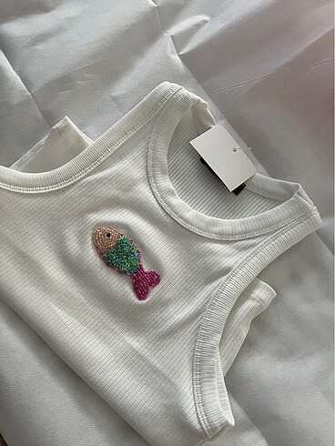 Zara Boncuk işlemeli tişört