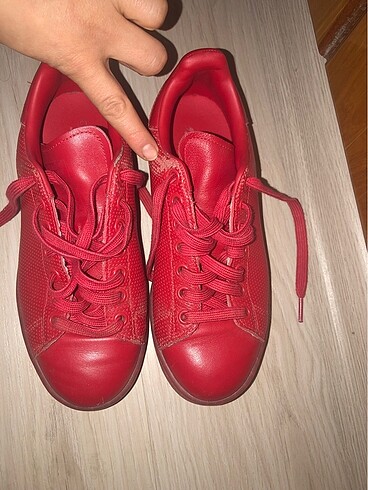 Adidas stansmit çok temiz az kullanıldı