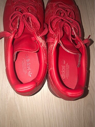 38 Beden kırmızı Renk Adidas stansmit çok temiz az kullanıldı