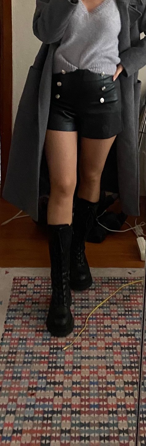 Kadın Siyah Deri Mini Şort - Görsel 3