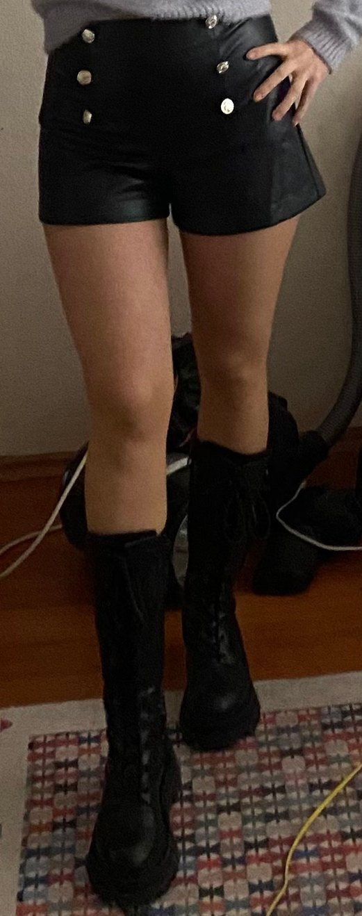 Kadın Siyah Deri Mini Şort - Görsel 2