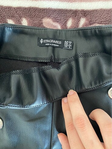 Stradivarius Mini deri şort