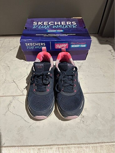 37,5 Beden Skechers kadın ayakkabı