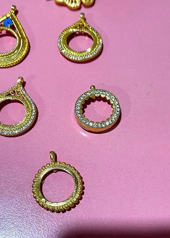 5 li fiyattır. Altın Renkli Payetli Kadın Kolye Uçları - Görsel 2