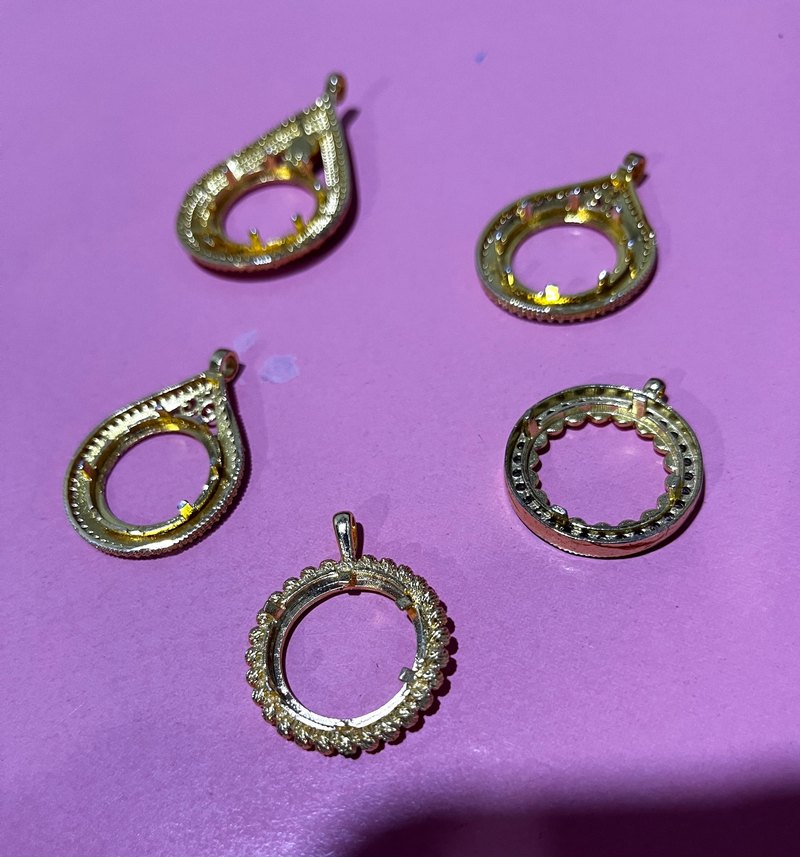 5 li fiyattır. Altın Renkli Payetli Kadın Kolye Uçları - Görsel 4