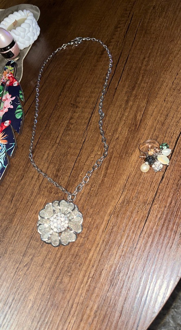 Çiçek Motifli Kısa Zincirli Kadın Kolyeve yuzuk - Görsel 2