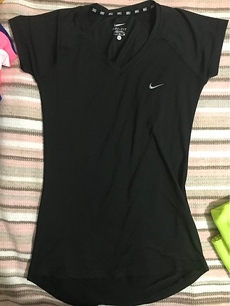 Siyah Nike tişört