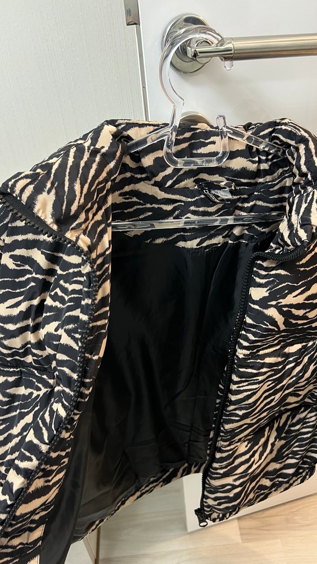 Kahverengi Zebra Desenli Kadın Mont - Görsel 3