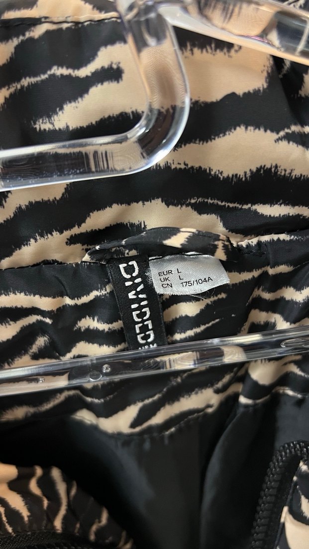 Kahverengi Zebra Desenli Kadın Mont - Görsel 4