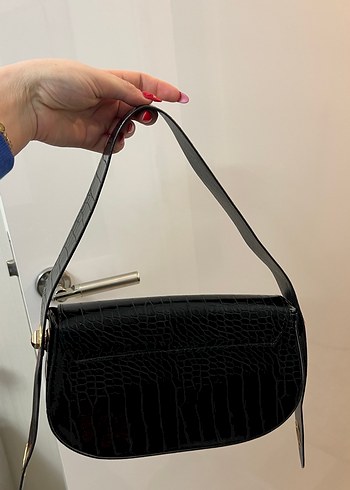 Siyah Yılan Derisi Desenli Deri Tokalı Çanta - Görsel 3
