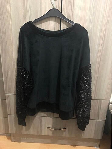 Kolları pullu bluz