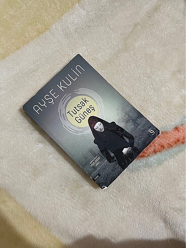 Ayşe Kulin, Tutsak Güneş Romanı, Everest Yayınları