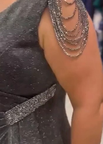 Uzun V Yakalı Gri Drapeli Abiye Elbise - Görsel 2