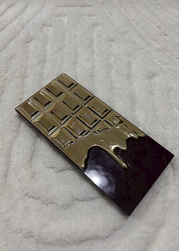 Revolution 24k gold Far Paleti
