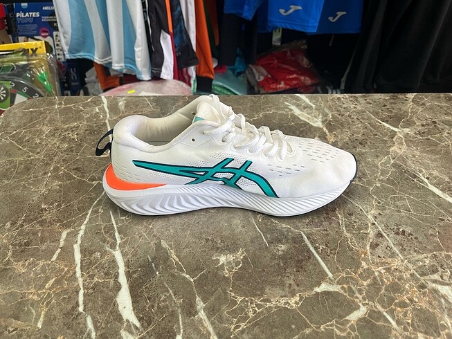 Asics spor ayakkabı